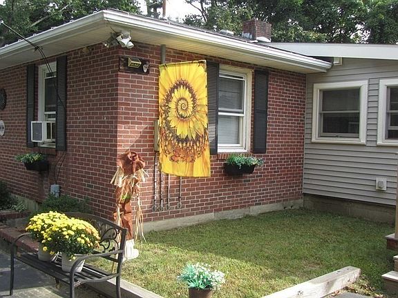 3rd image of 5 Garden St #A