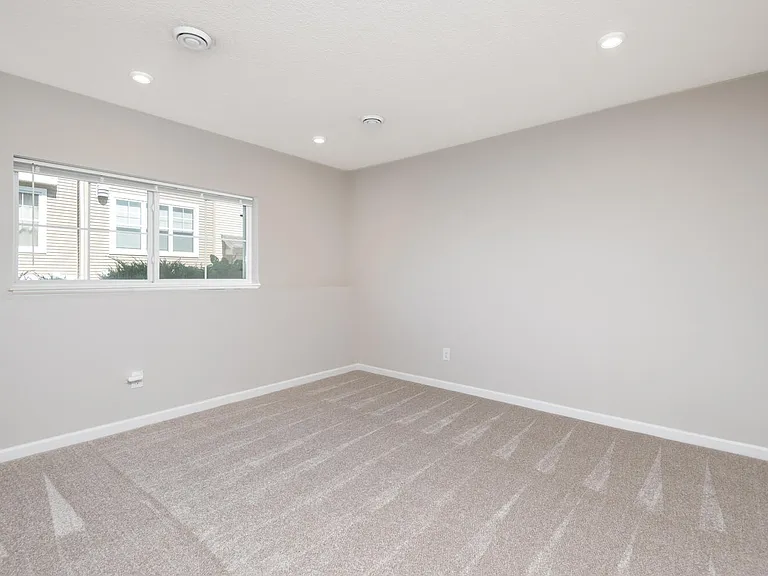 809 Roselyn Dr — Photo 9