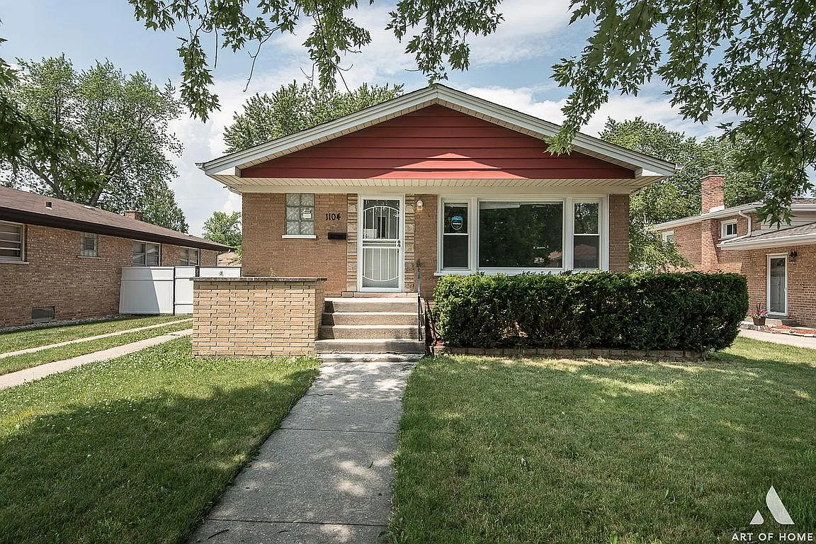 1104 Blouin Dr photo 1