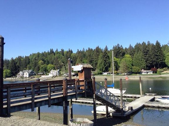 The property comes with shared access to boat ramp