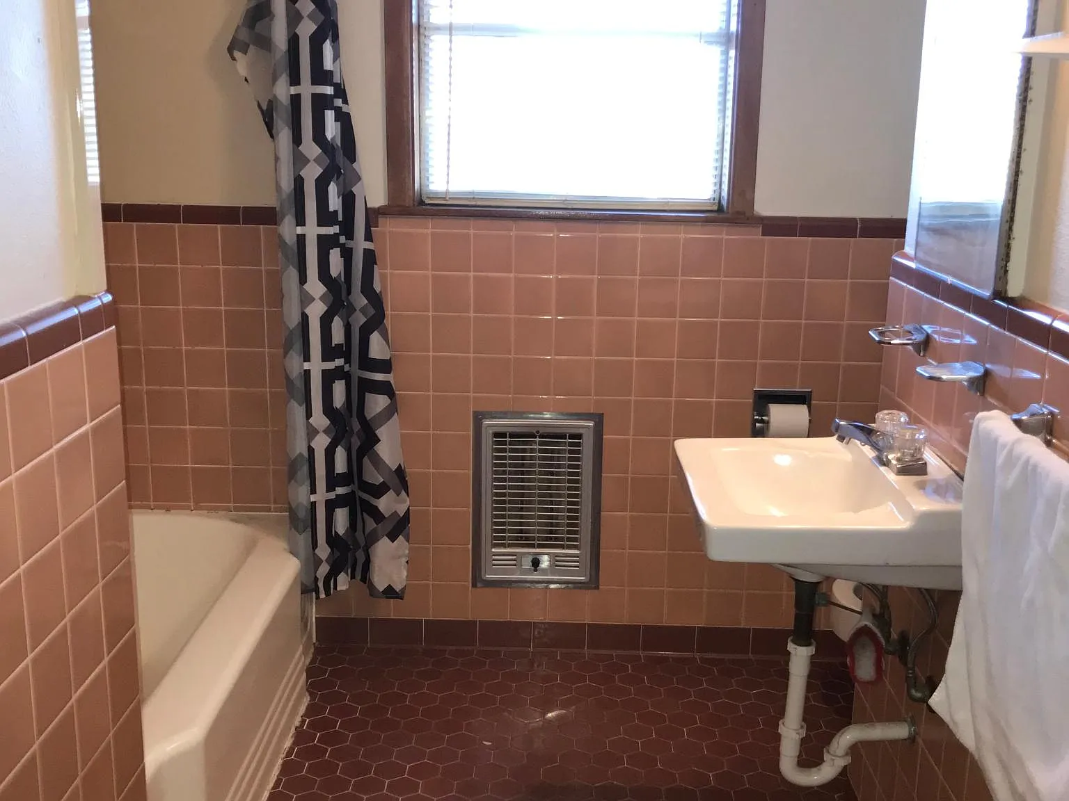 2106 Old Henderson Hwy — Photo 2