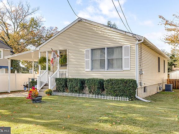 5th image of 321 Edgewood Ave