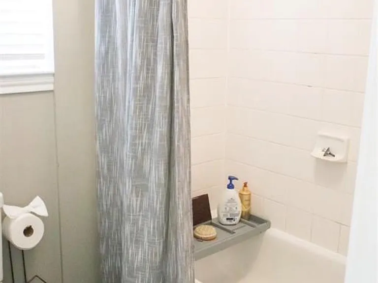 810 Shadberry Dr — Photo 11