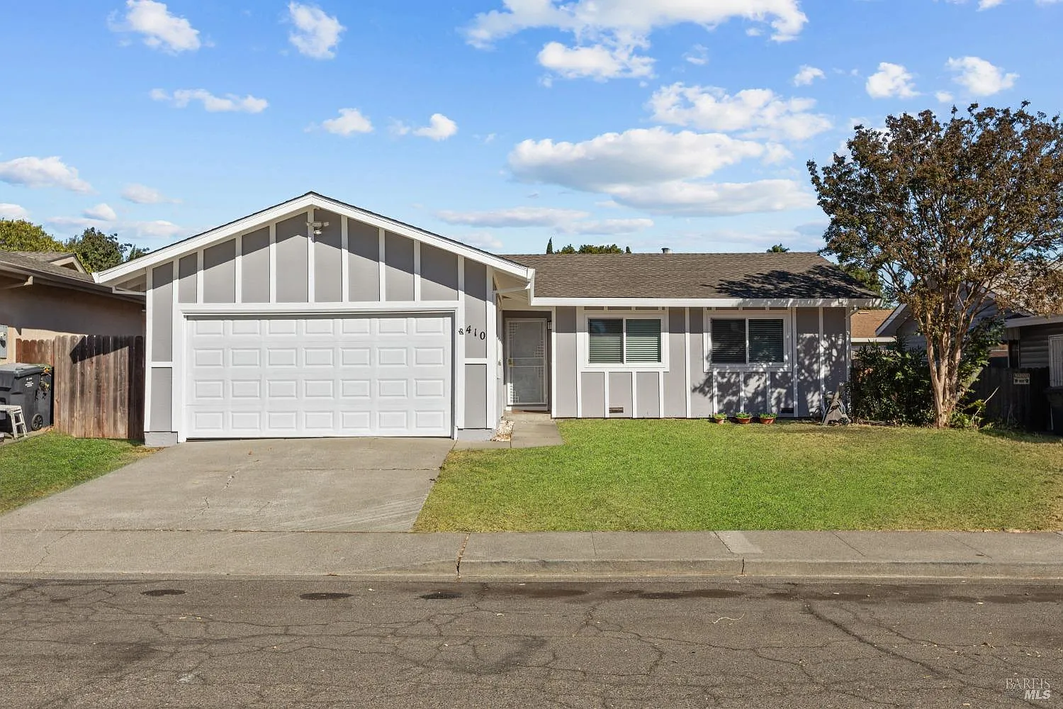 410 Begonia Blvd photo 1