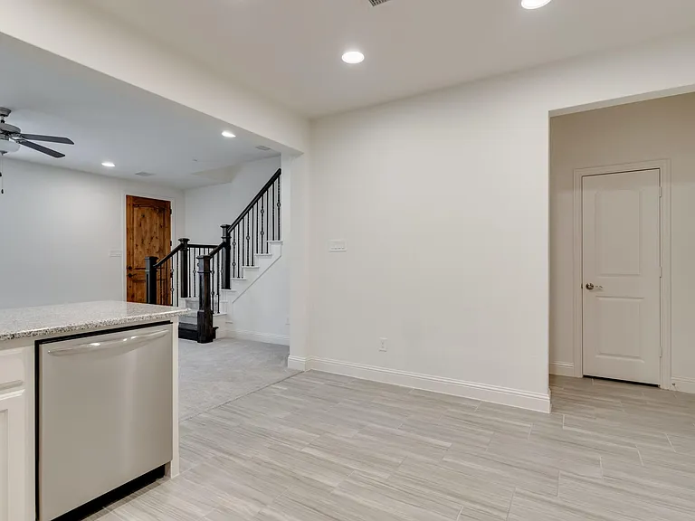 4690C Rhett Ln — Photo 6