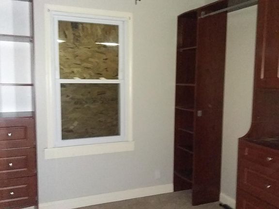 5th image of 805 Saint Monica Dr