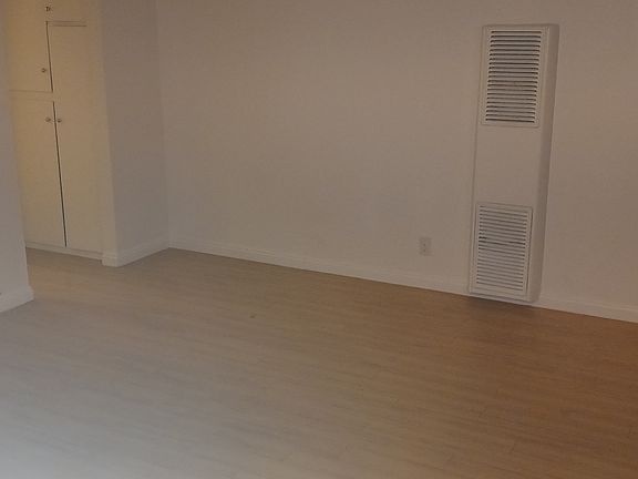 5th image of 3730 Midvale Ave #1
