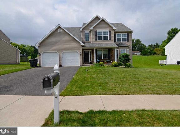 2nd image of 1008 Country Walk Dr