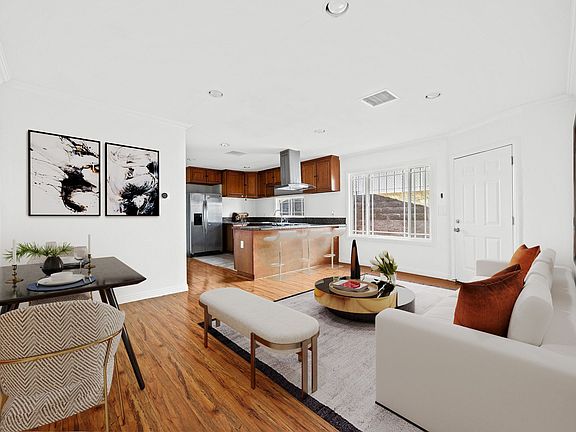 3rd image of 317 N Commonwealth Ave Unit 2