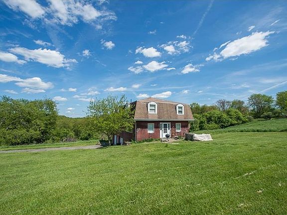 3rd image of 10040 Hilltop Dr