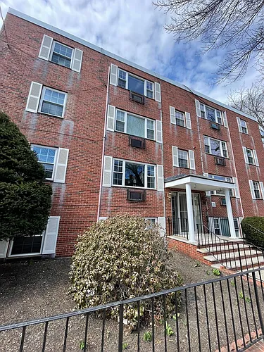 21 Franklin St Photo 1