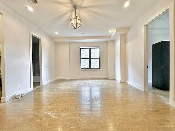 4th image of 1582 Prospect Pl #3R