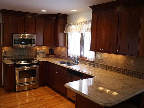 3rd image of 3893 Merritt Rd