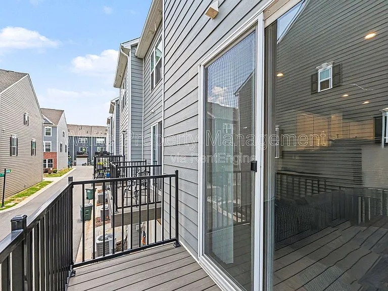 6222 Cleburne Ct — Photo 24