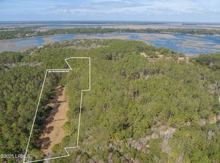 52 Old Smugglers Wharf Rd, Saint Helena Island, SC 29920