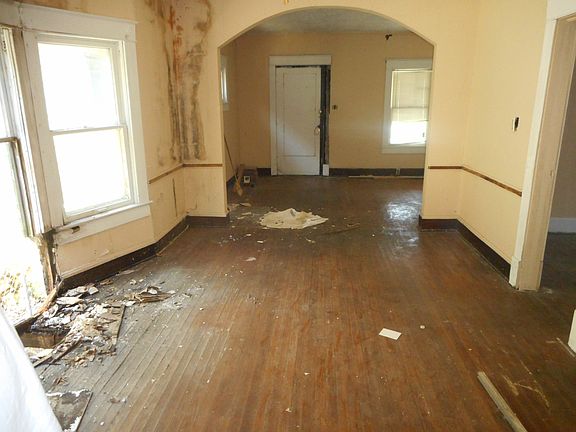 5th image of 1122 Sandusky Ave