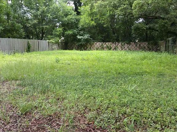 3rd image of 3712 Theresa St