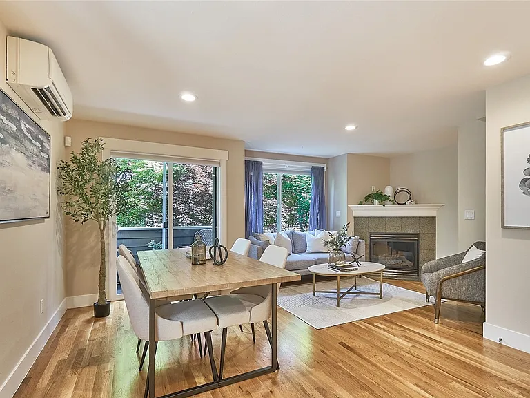 8552 Midvale Ave N #B — Photo 15