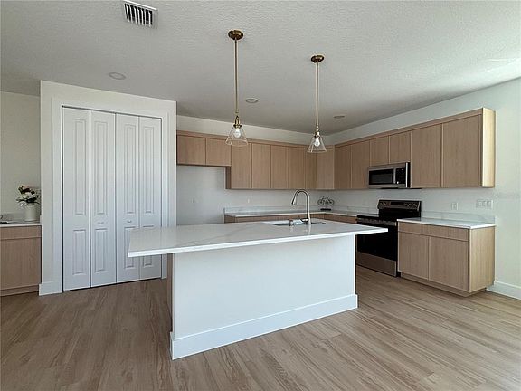 4th image of 709 GULF BOULEVARD