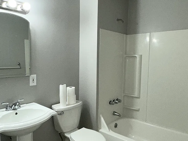 22800 Cottage Dr — Photo 3