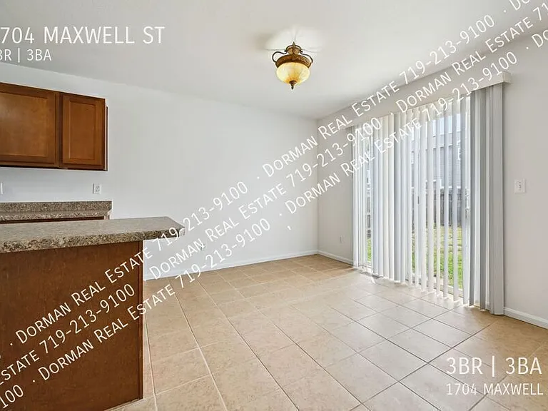 1704 Maxwell St — Photo 7