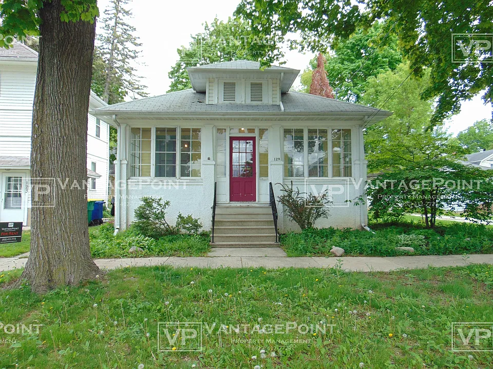 129 Oak St