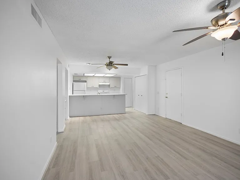 1920 W Lindner Ave #234 — Photo 2