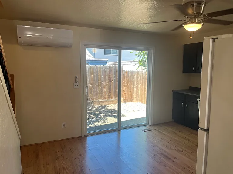 Twin Cir — Photo 4