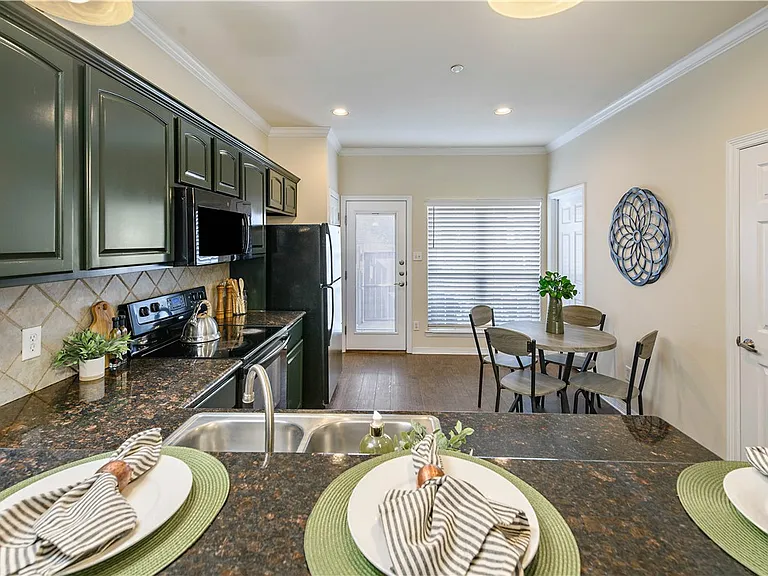 305 Holleman Dr E #102 — Photo 9