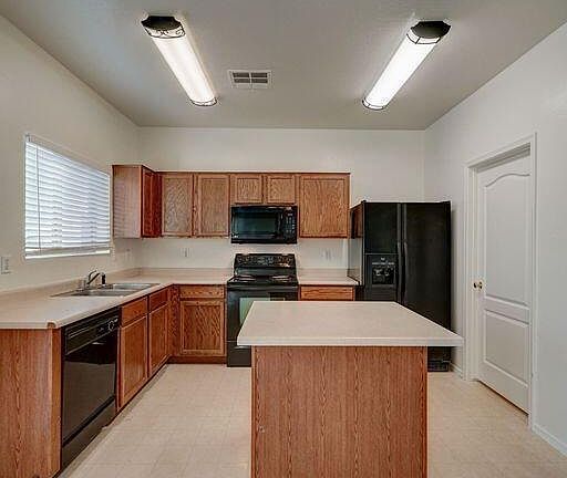 4th image of 455 E Saddle Way