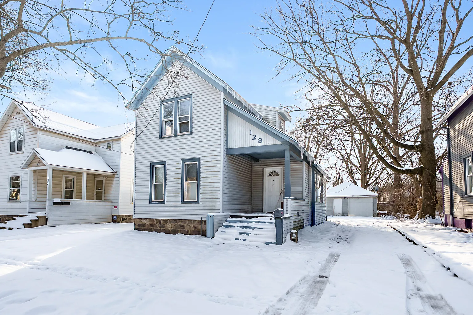 128 E Belmont St photo 1