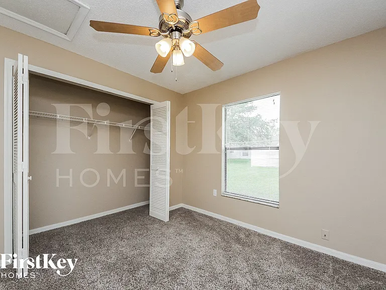 143 Dorchester Ct — Photo 12