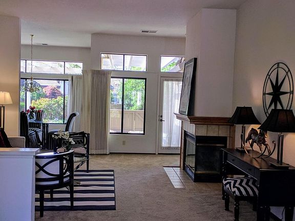 3rd image of 7545 Morevern Cir