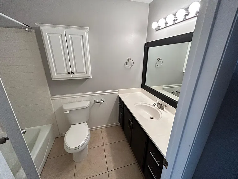 722 N 400 W #4 — Photo 11