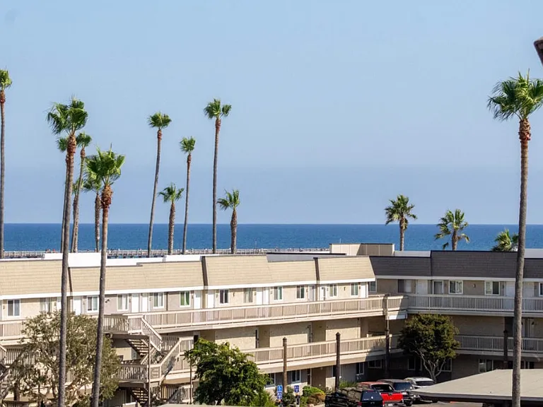 263 S Ventura Rd #271 — Photo 1