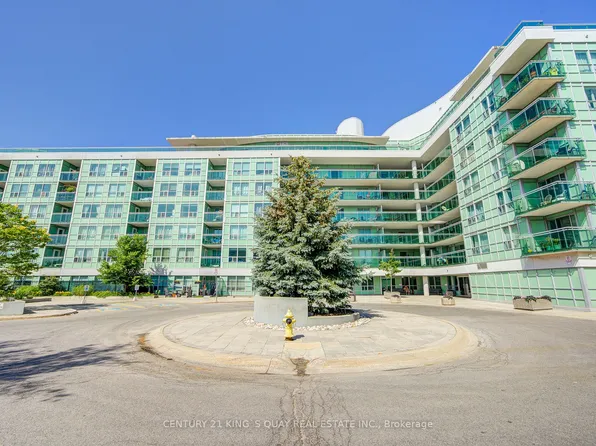 60 Fairfax Cres #227, Toronto, ON M1L 0E1