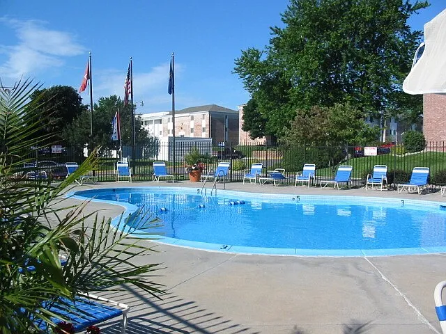 Harrisburg Square Apartments — Photo 16