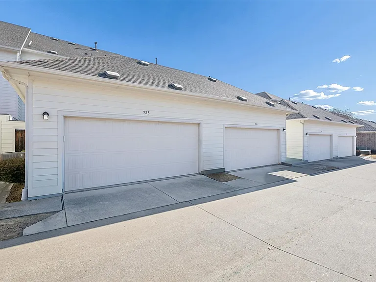 928 Marian Dr — Photo 31