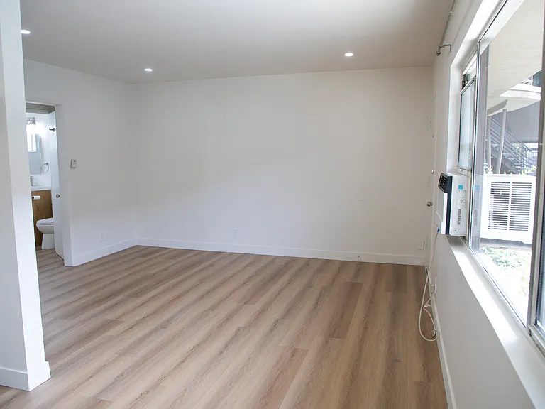 Oxnard apartments — Photo 36