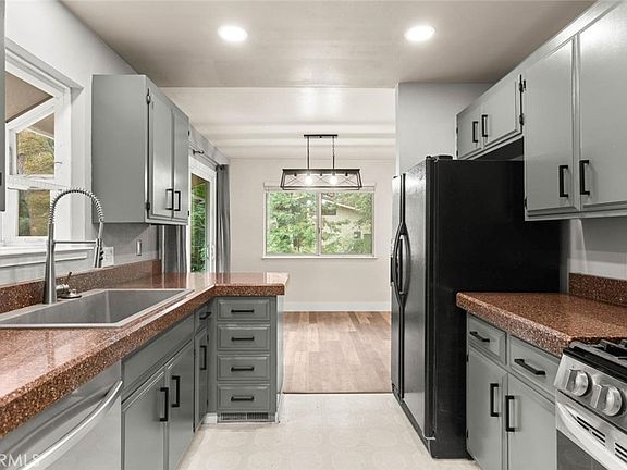 4th image of 4728 Hartley Dr