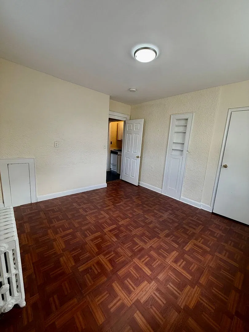208 North Kensico Ave - Residential — Photo 2