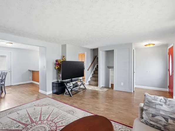 8055 Eliot Dr, Reynoldsburg, OH 43068