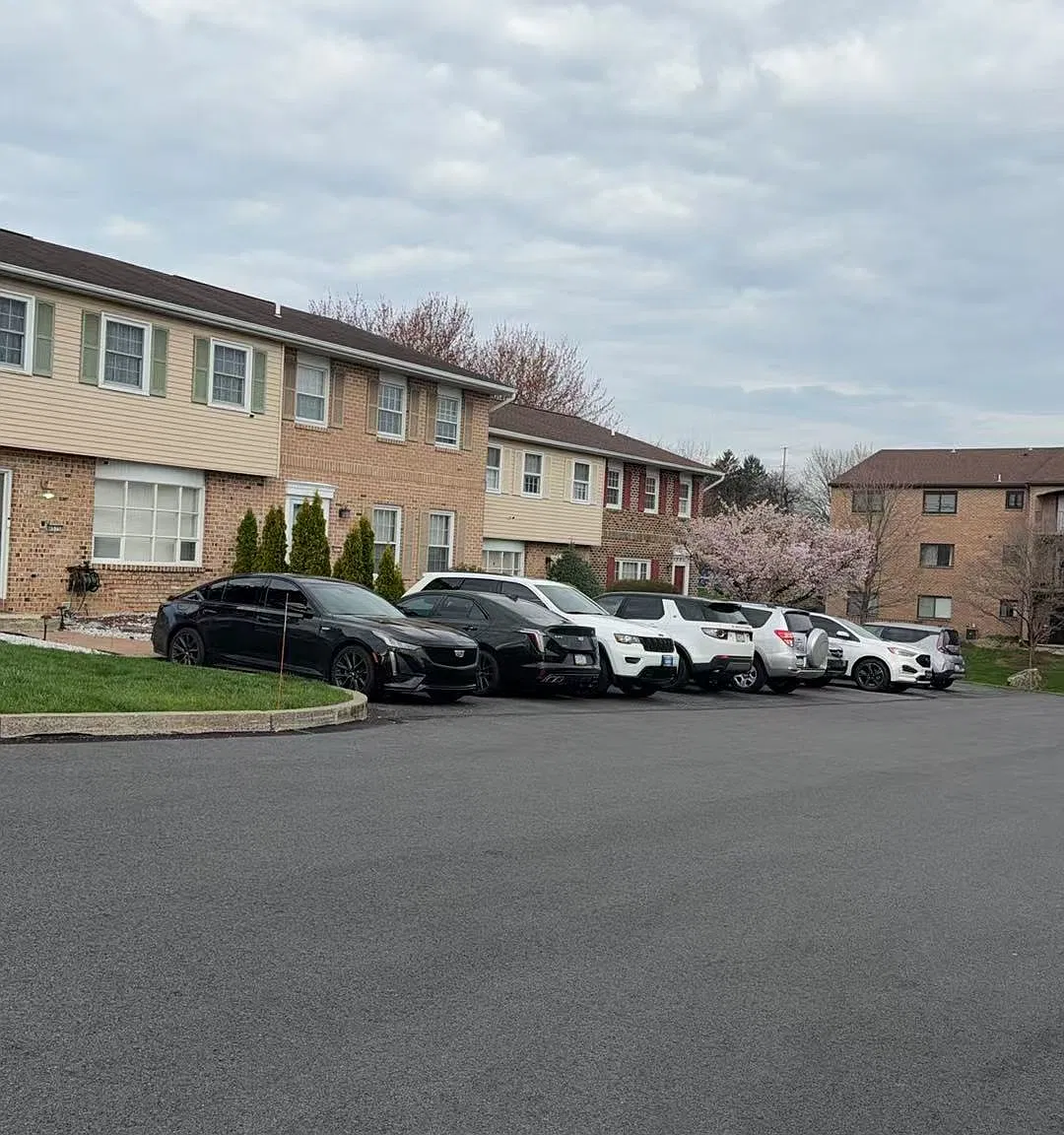 3 bed, 2.5 bath, 1610 sqft, $2,200 — Photo 1