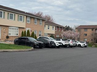 4573 N Hedgerow Dr, Allentown, PA 18103