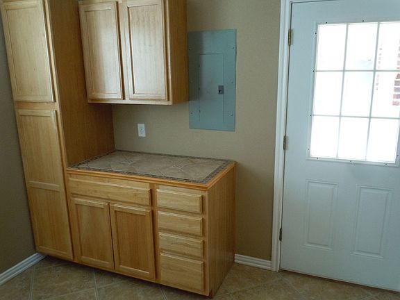 5th image of 211 Oak Forest Dr