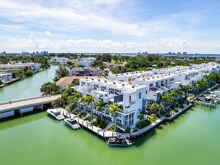 31 N Shore Dr — Photo 32