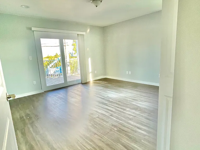 51 Barcelona Dr — Photo 11