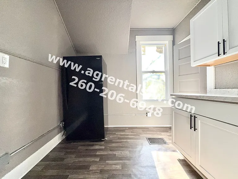 1512 Taylor St — Photo 9