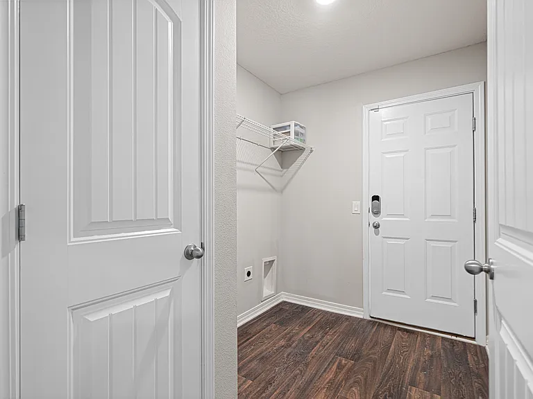 2132 Vizcaya Dr — Photo 3