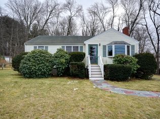 22 Sunset Dr, Burlington, MA 01803